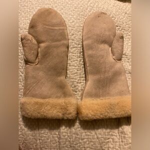 Sheepskin mittens, extra long